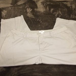 Size 22w grey cato capris